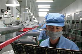 深圳线路板厂-员工不能脱的口罩