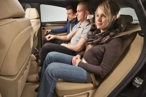 深圳电路板厂：车内哪个座位最安全？90%车主不知道